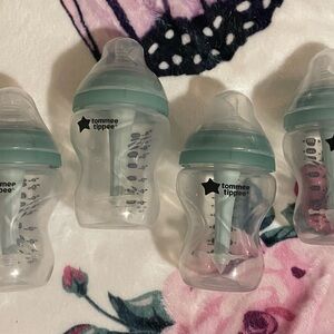 Tommee Tippee Baby Bottle Set (4) 240mL/8oz